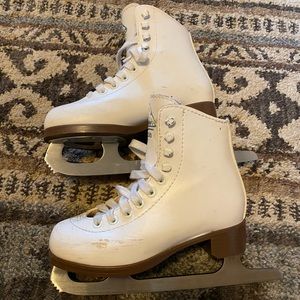 Jackson ice skates size 1